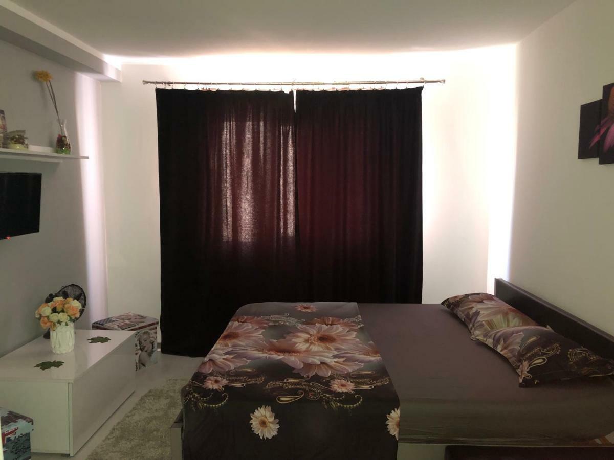Apartamento Garsoniera Aleea Trandafirilor Băile Herculane Exterior foto
